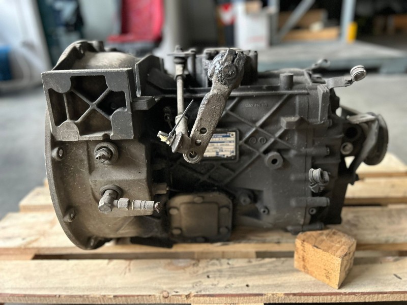 CAMBIO VOLVO FL6 ZF S5-42 1307050143